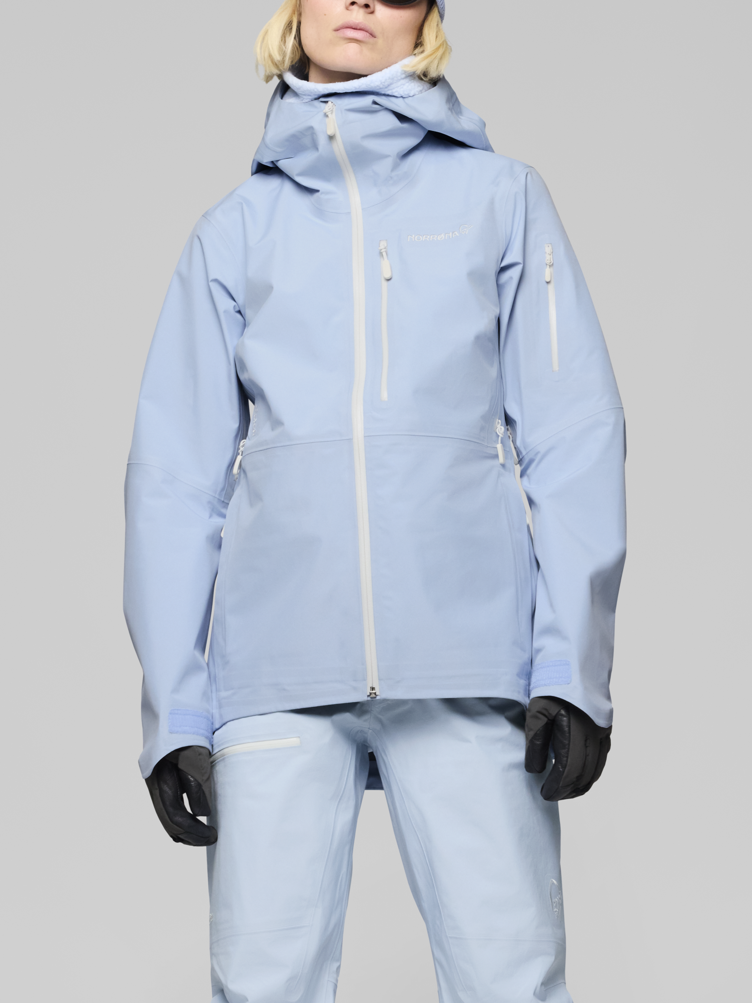 Norrona Women's Lofoten Gore-Tex Jacket Cashmere Blue
