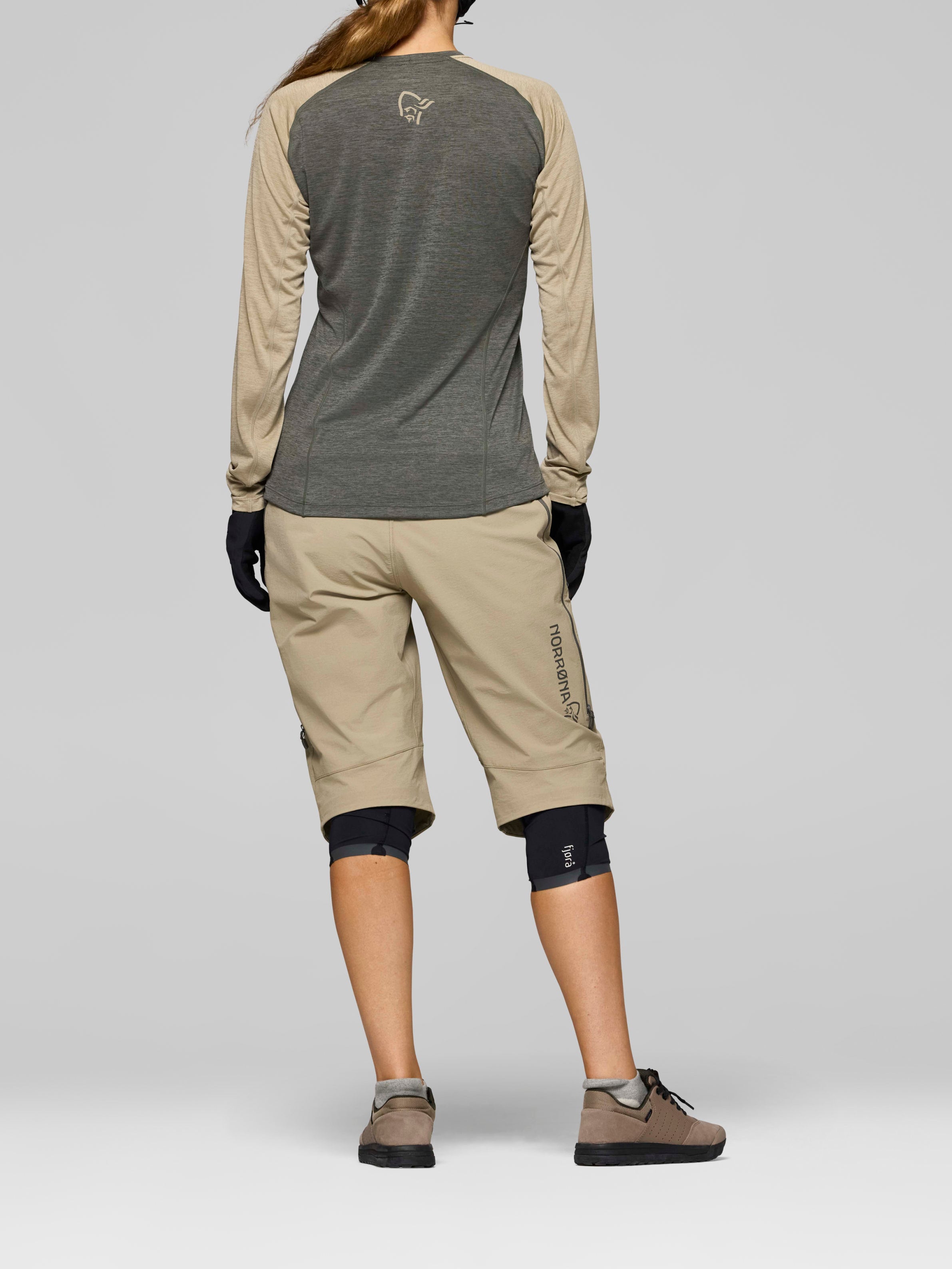 Norrona Women's fjørå equaliser lightweight Long Sleeve Beluga/Winter Twig