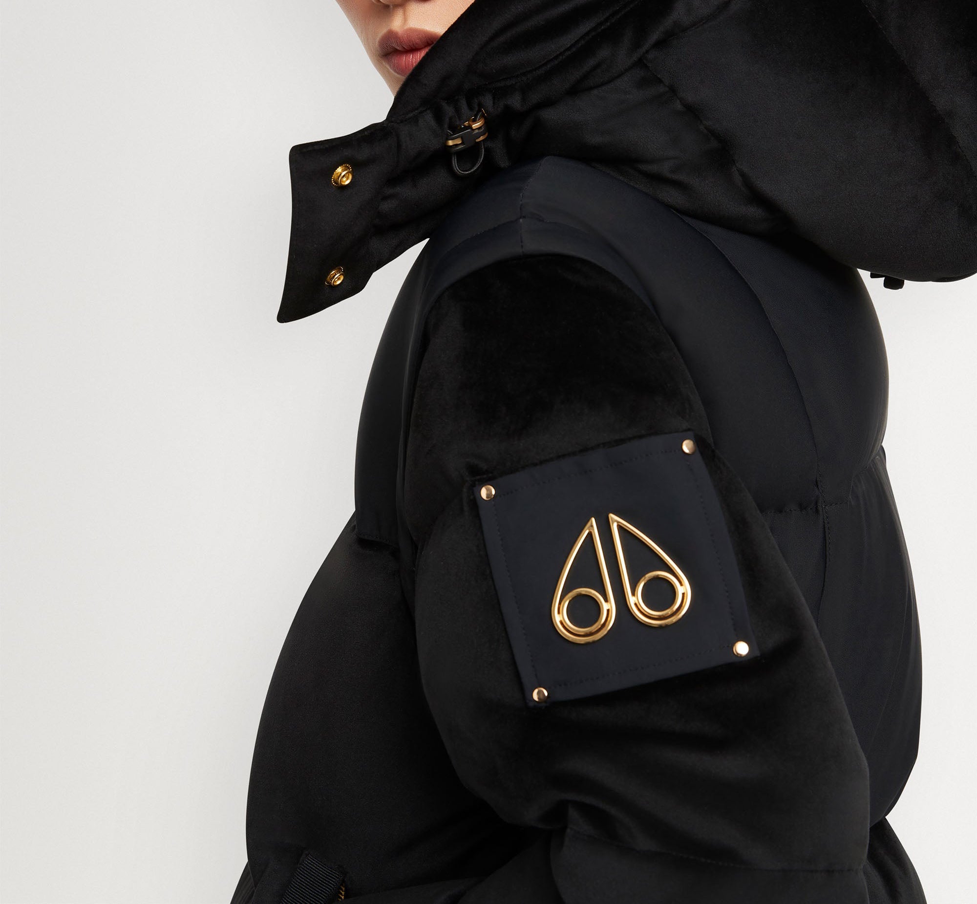 Moose Knuckles Ladies Velour Comptoir Puffer Black