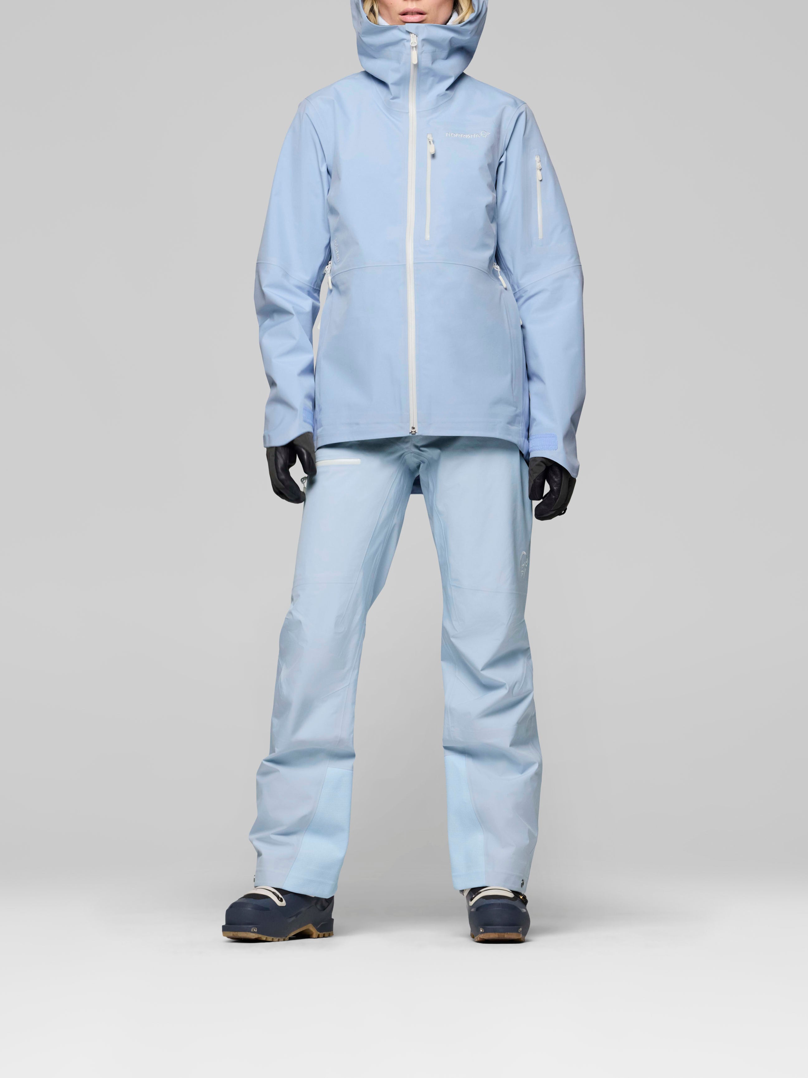 Norrona Women's Lofoten Gore-Tex Jacket Cashmere Blue