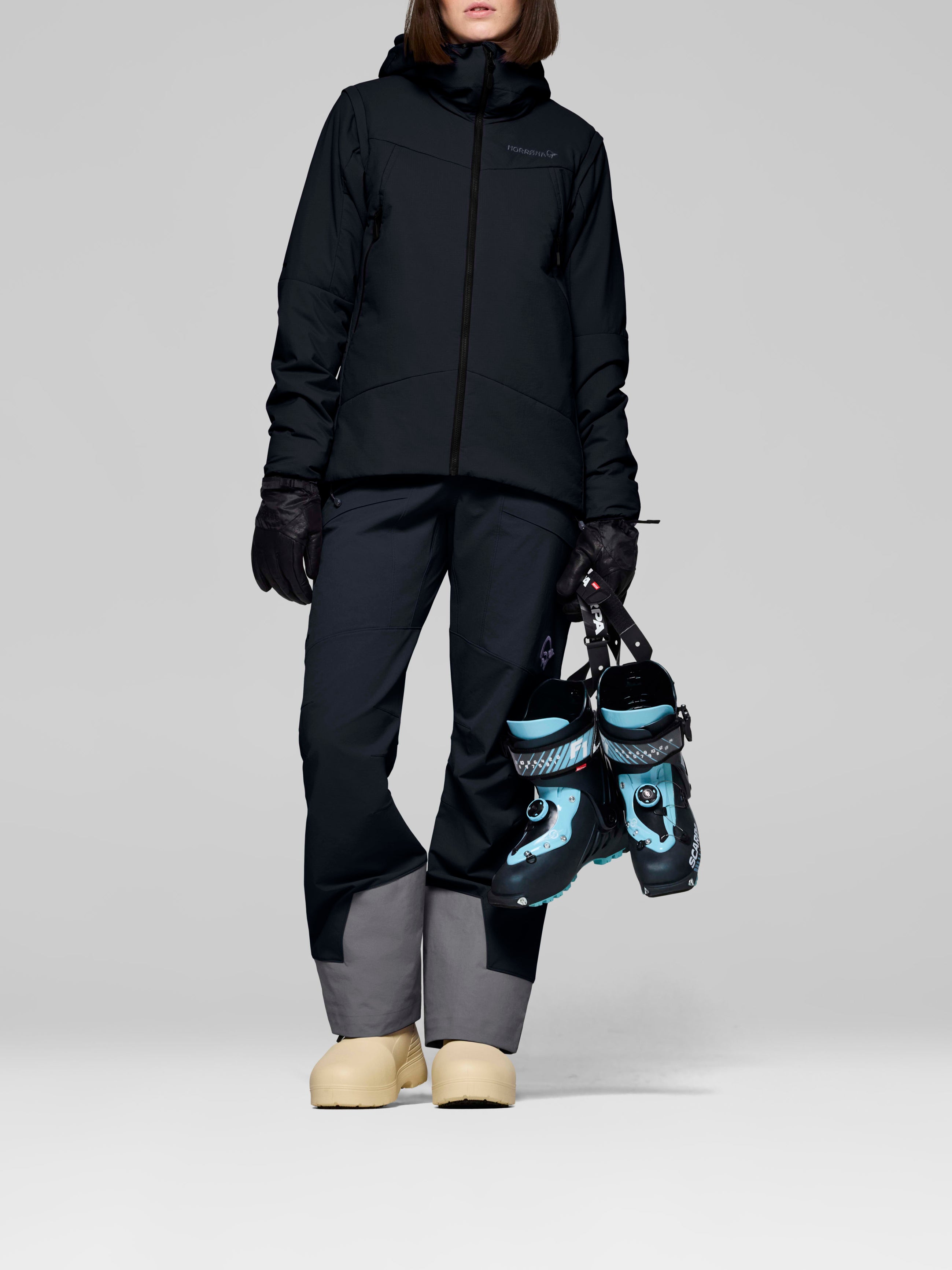 Norrona Women's Møre Thermo60 Aero200 Jacket Caviar Black
