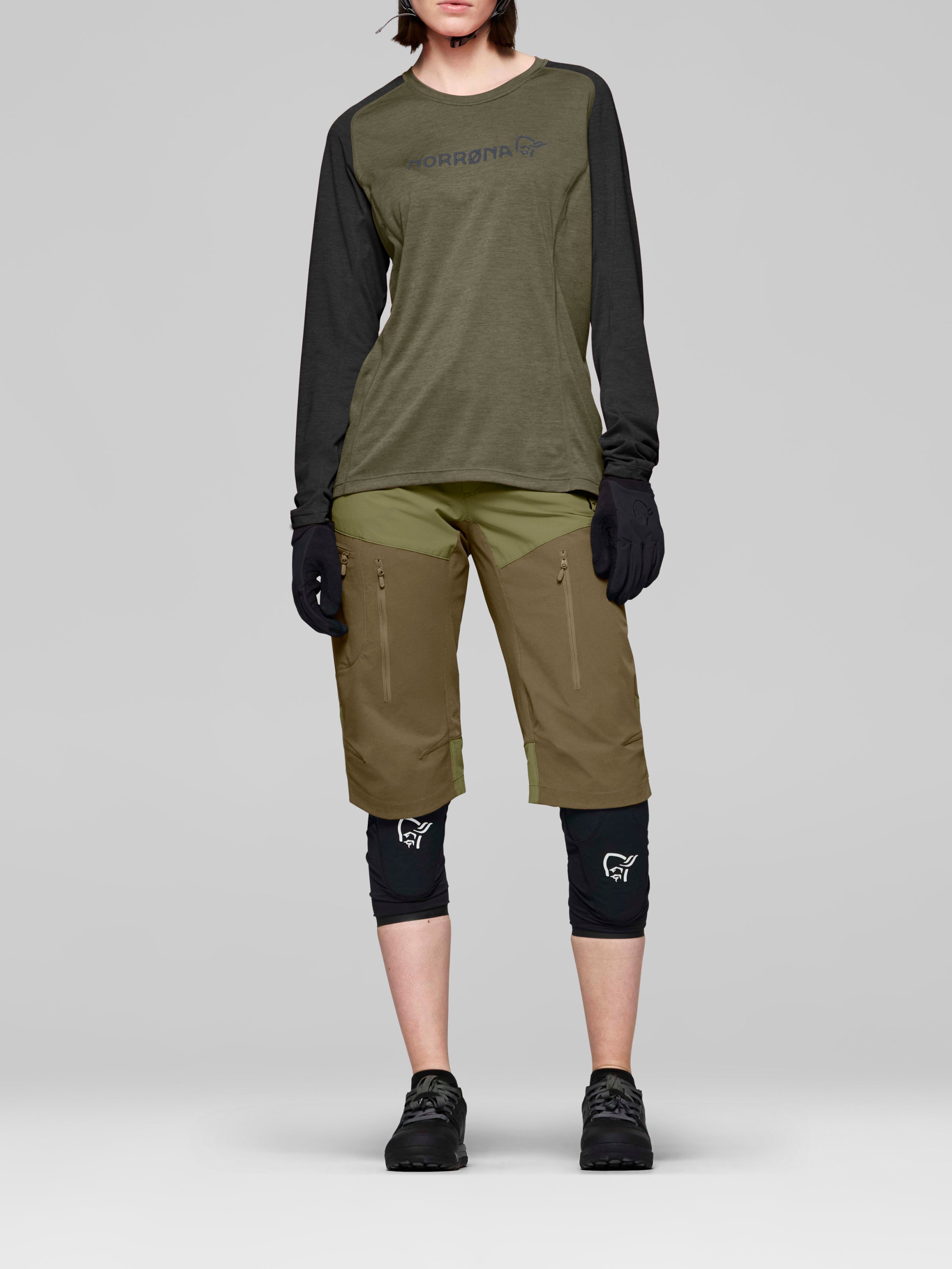 Norrona Women's fjørå equaliser lightweight Long Sleeve Olive Night