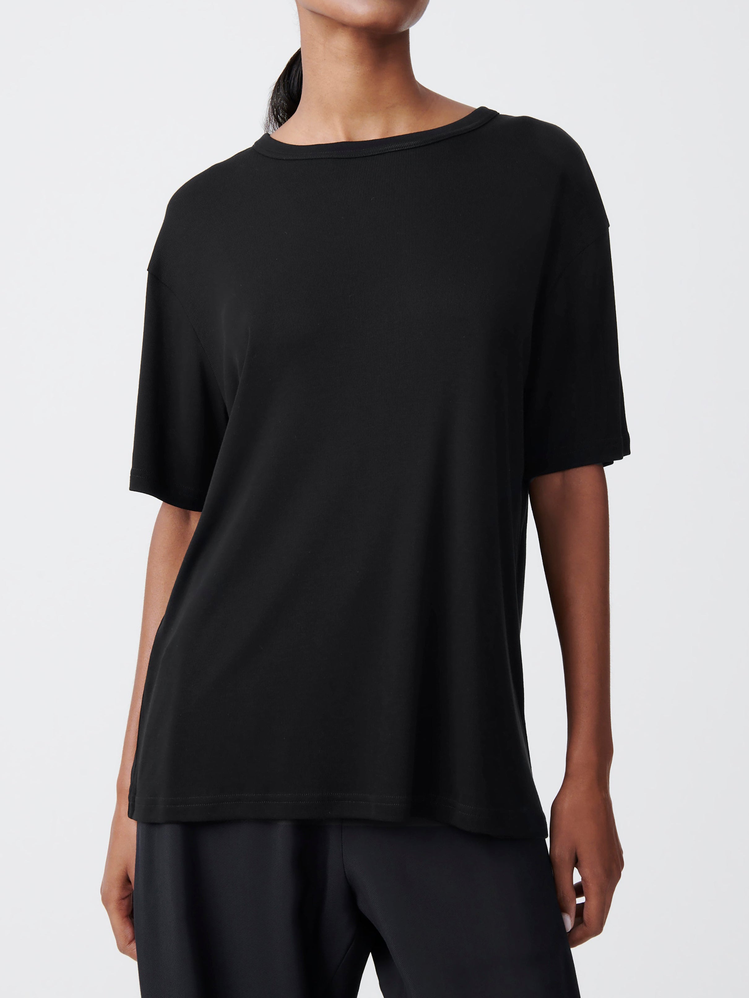 Studio Nicolson Rond T-Shirt Lyocell Rib Black